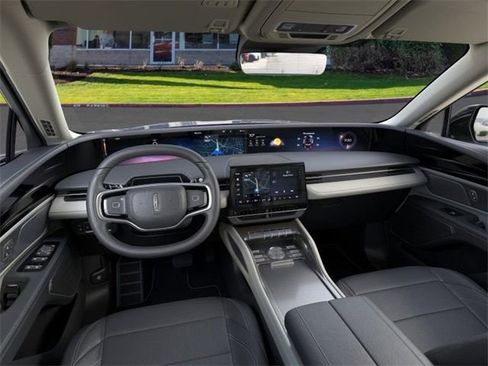 New 2025 Lincoln Nautilus Premier AWD/4WD image 9