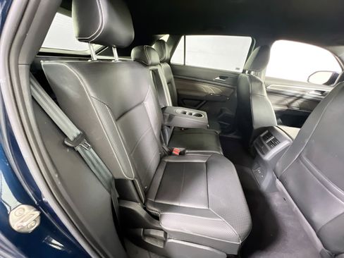 Used 2023 Volkswagen Atlas Cross Sport SE image 25