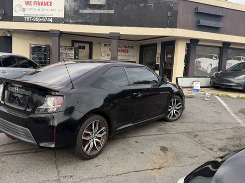 Used 2015 Scion tC FWD image 12