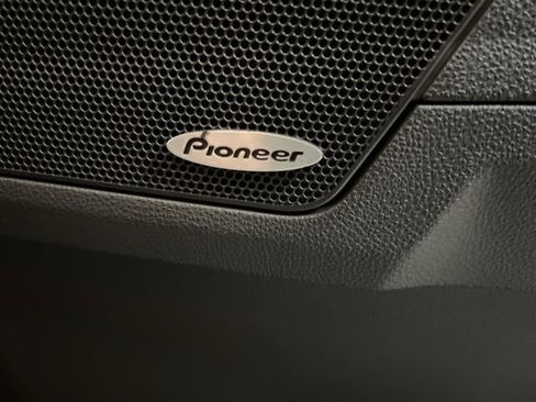 Used 2017 Chevrolet Equinox Premier w/ Enhanced Convenience Package image 40