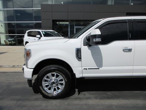 Used 2022 Ford F350 Limited AWD/4WD image 2