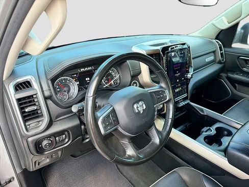 Used 2022 RAM 1500 Laramie AWD/4WD image 9