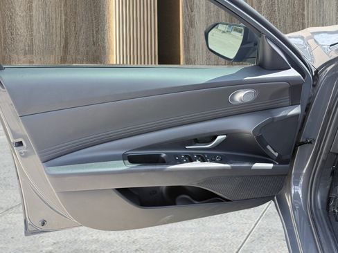 Used 2025 Hyundai Elantra SEL FWD image 14