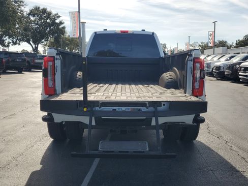 Used 2025 Ford F450 Platinum w/ FX4 Off-Road Package image 10