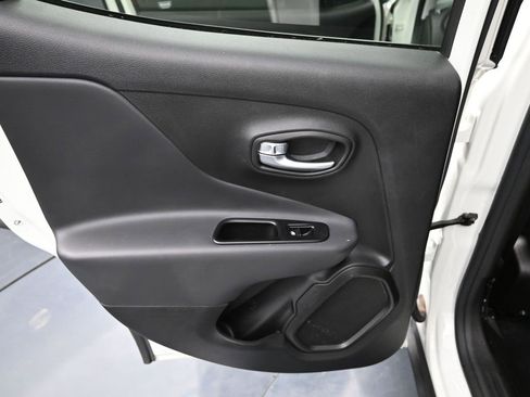 Used 2020 Jeep Renegade Trailhawk w/ UConnect 8.4 Nav Group image 21