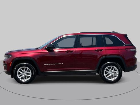 Used 2024 Jeep Grand Cherokee Laredo X w/ Luxury Tech Group I RWD image 9
