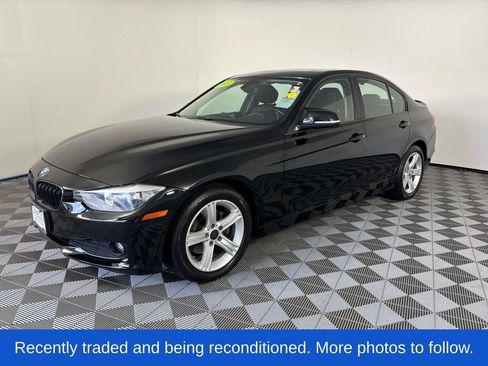 Used 2013 BMW 320i xDrive Sedan AWD/4WD image 4