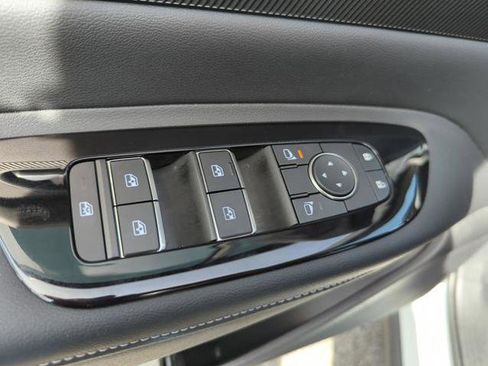 Certified 2025 Nissan Murano SV FWD image 27