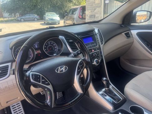 Used 2013 Hyundai Elantra GT w/ Touch & Go Pkg FWD image 12
