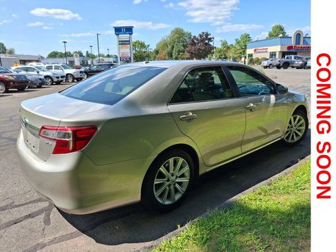 Used 2014 Toyota Camry XLE w/ Leather Package FWD image 5