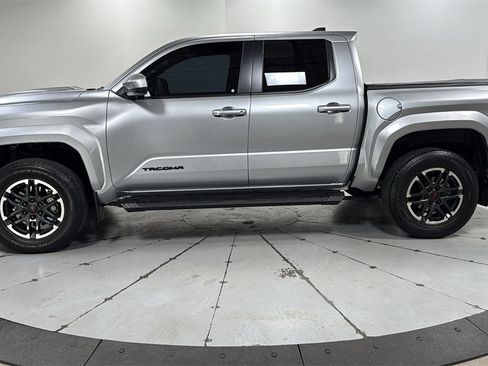 Used 2024 Toyota Tacoma TRD Sport image 8