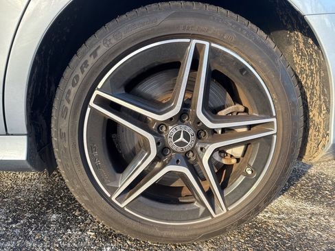 Used 2022 Mercedes-Benz E 450 4MATIC Sedan image 5