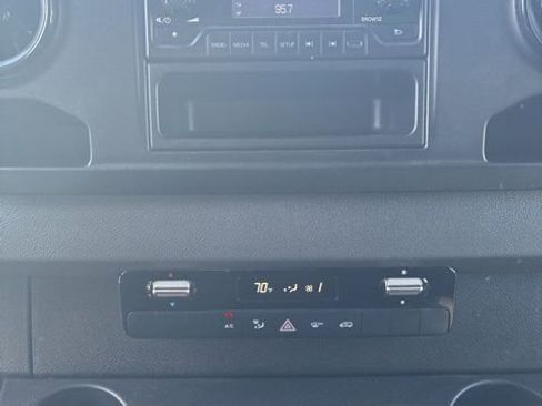 Used 2021 Mercedes-Benz Sprinter 2500 image 15