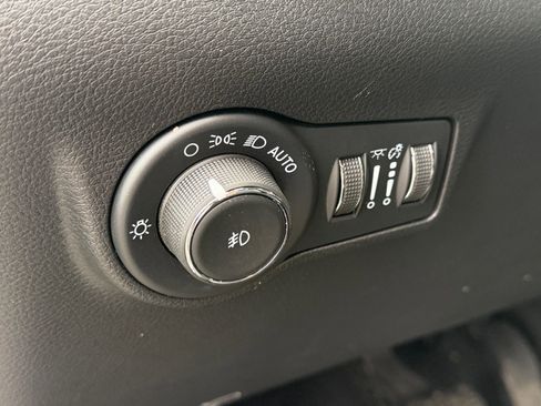 Used 2025 Jeep Compass Latitude w/ Altitude Special Edition image 21