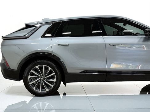 Used 2024 Cadillac Lyriq Sport image 4