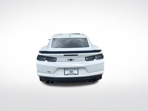 Used 2022 Chevrolet Camaro LT RWD image 4