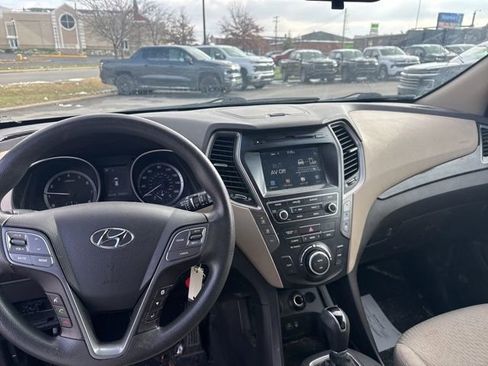Used 2018 Hyundai Santa Fe SE w/ Cargo Package image 24