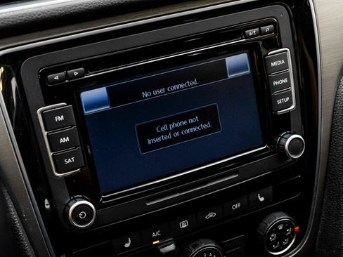 Used 2015 Volkswagen Passat TDI SE FWD image 32