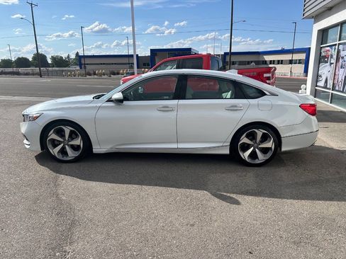 Used 2018 Honda Accord Touring image 8