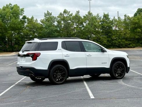 Used 2023 GMC Acadia SLE w/ Driver Convenience Package FWD image 8