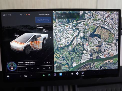 Used 2024 Tesla Cybertruck AWD Crew Cab image 17