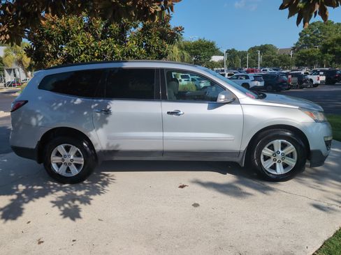 Used 2014 Chevrolet Traverse LT AWD/4WD image 11