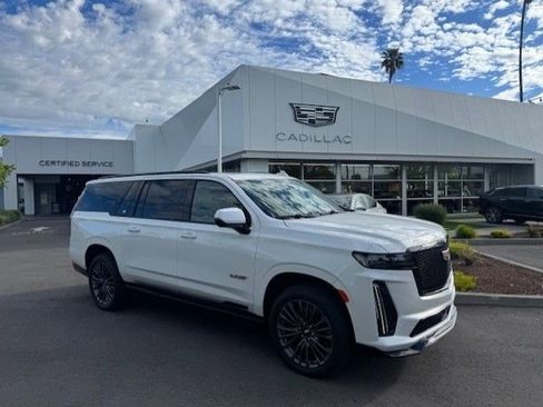 Used 2023 Cadillac Escalade ESV V image 1