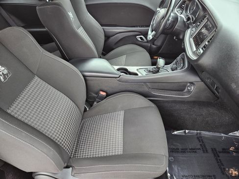 Used 2021 Dodge Challenger R/T Scat Pack RWD image 6