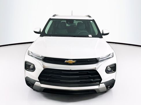 Used 2023 Chevrolet TrailBlazer LT image 2