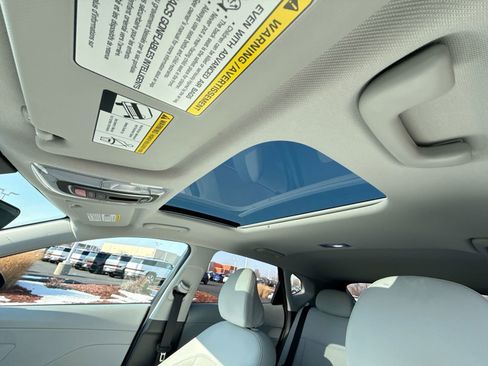 Certified 2024 Hyundai Kona Limited image 23