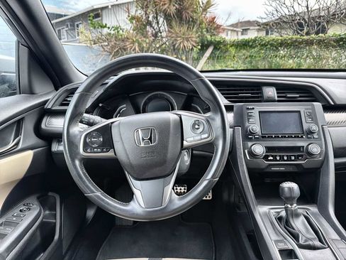 Used 2018 Honda Civic Sport image 14