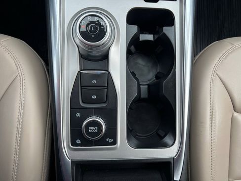 Used 2023 Ford Explorer XLT w/ Equipment Group 202A image 34