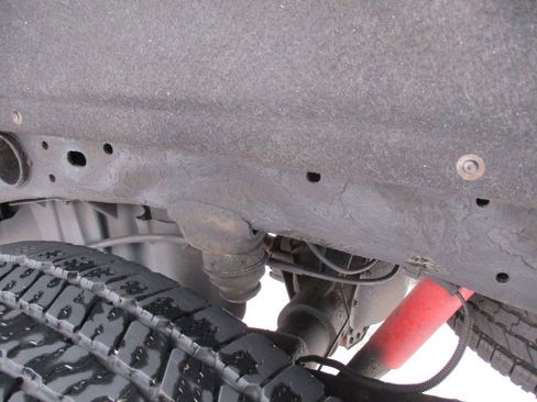 Used 2015 GMC Sierra 2500 Denali w/ Suspension Package, Off-Road image 18