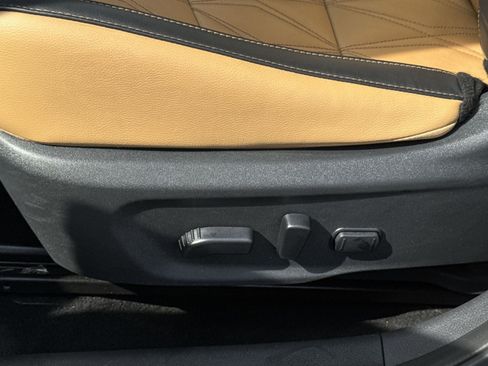 Used 2021 Nissan Sentra SV w/ SV Premium Package FWD image 14