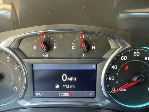 Used 2023 Chevrolet Traverse LT image 15