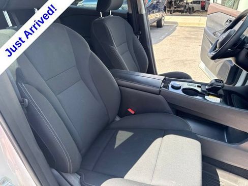Used 2023 Nissan Rogue S AWD/4WD image 16