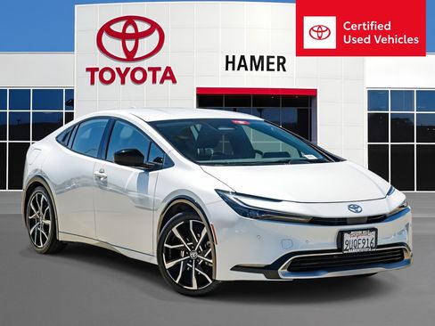 Used 2025 Toyota Prius Plug-In Hybrid FWD image 1