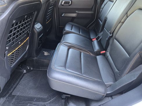 Used 2023 Ford Bronco Badlands image 22