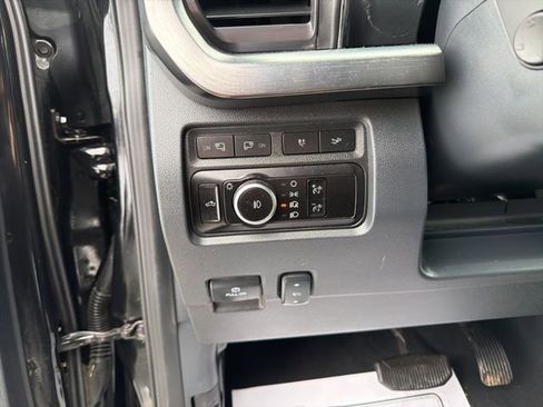 Used 2023 Ford F350 Lariat w/ Chrome Package image 23