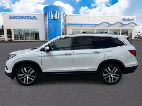 Used 2017 Honda Pilot Elite image 2
