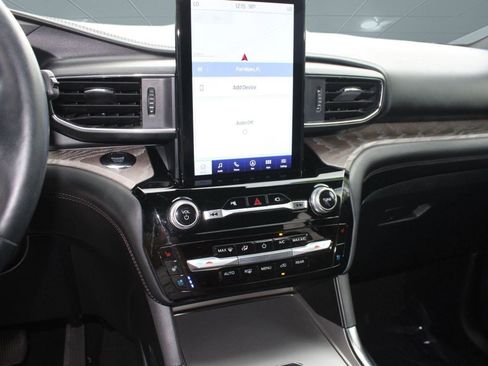 Used 2022 Ford Explorer Platinum w/ Equipment Group 601A image 22