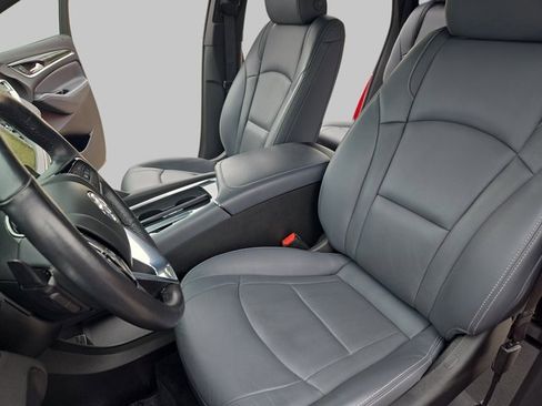 Used 2023 Buick Enclave Essence image 19