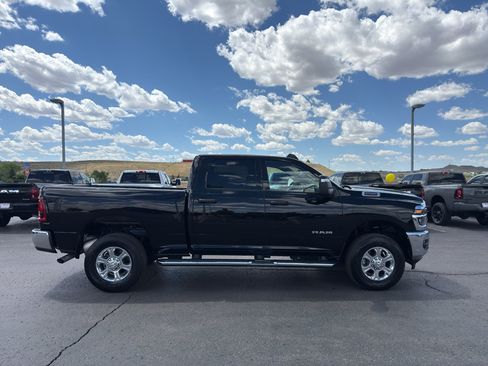 Certified 2026 RAM 2500 Big Horn AWD/4WD image 4