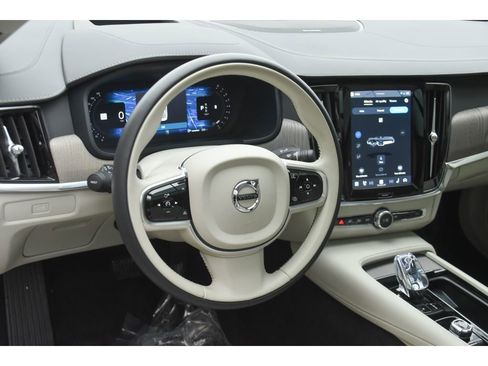 Certified 2025 Volvo S90 B6 Ultra image 12