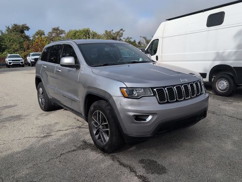 Used 2018 Jeep Grand Cherokee Laredo AWD/4WD image 1