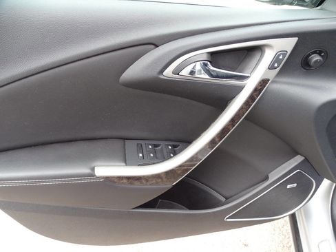 Used 2015 Buick Verano Leather FWD image 16