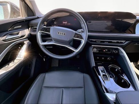 Used 2025 Audi Q5 Premium Plus w/ Premium Plus image 5