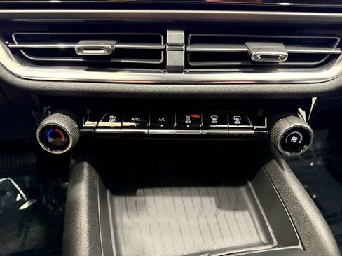 New 2026 Chevrolet Equinox EV LT image 33