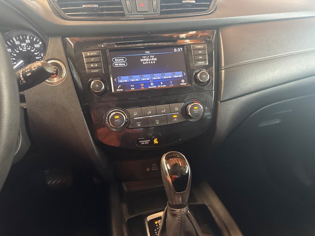 Used 2020 Nissan Rogue SV AWD/4WD image 14