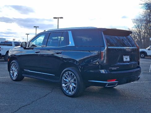 Used 2023 Cadillac Escalade Premium Luxury image 5